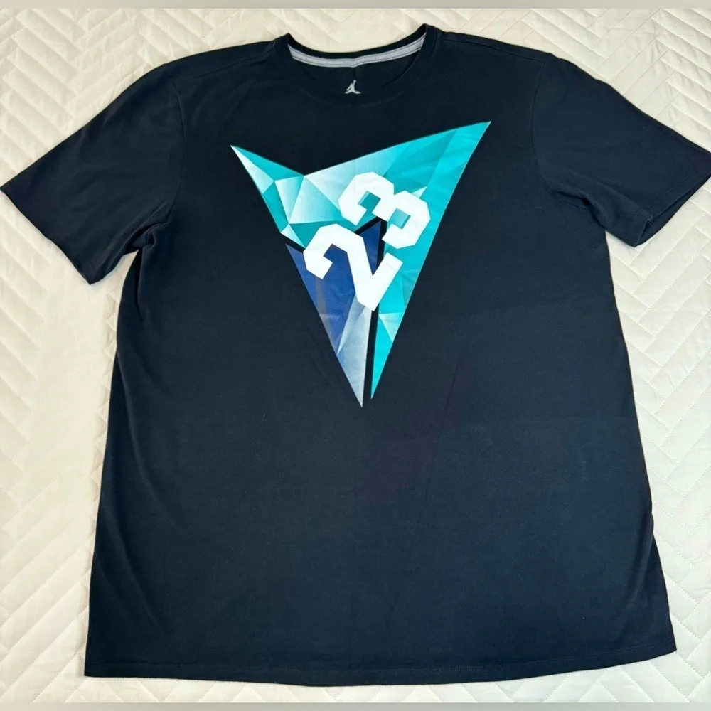 Men’s Air Jordan VII Diamonds T Shirt Black Size L Used In Great Condition!